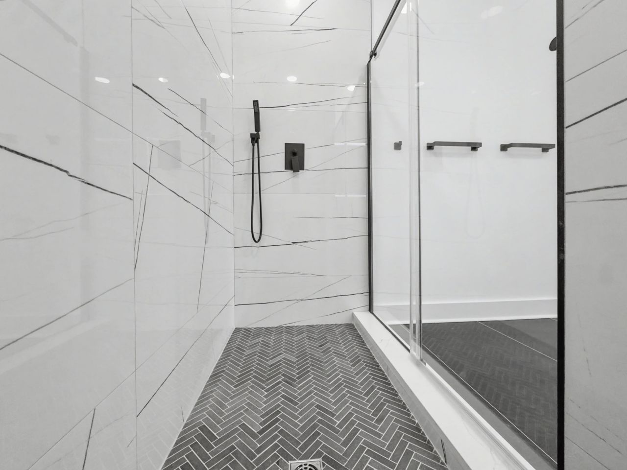 2035 Echo Avenue Photo 17