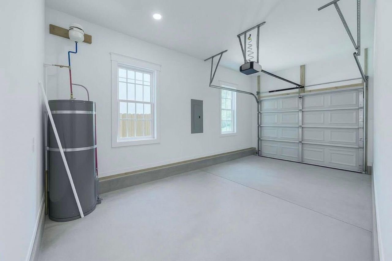 2035 Echo Avenue Photo 29