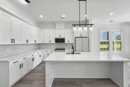 2035 Echo Avenue photo 4