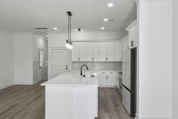 2035 Echo Avenue photo 4