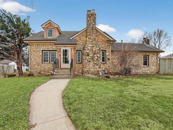 215 Arden Street, Waterloo, IA 50701