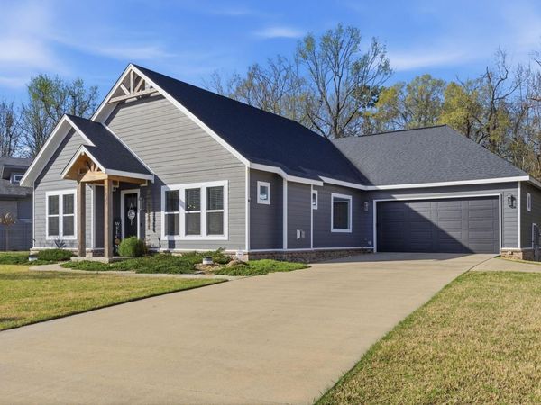 1185 Essex Drive, Benton, AR 72019