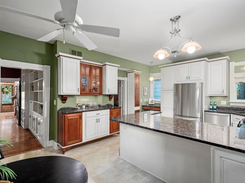 1042 Neil Avenue, Columbus, OH 43201 Photo 13