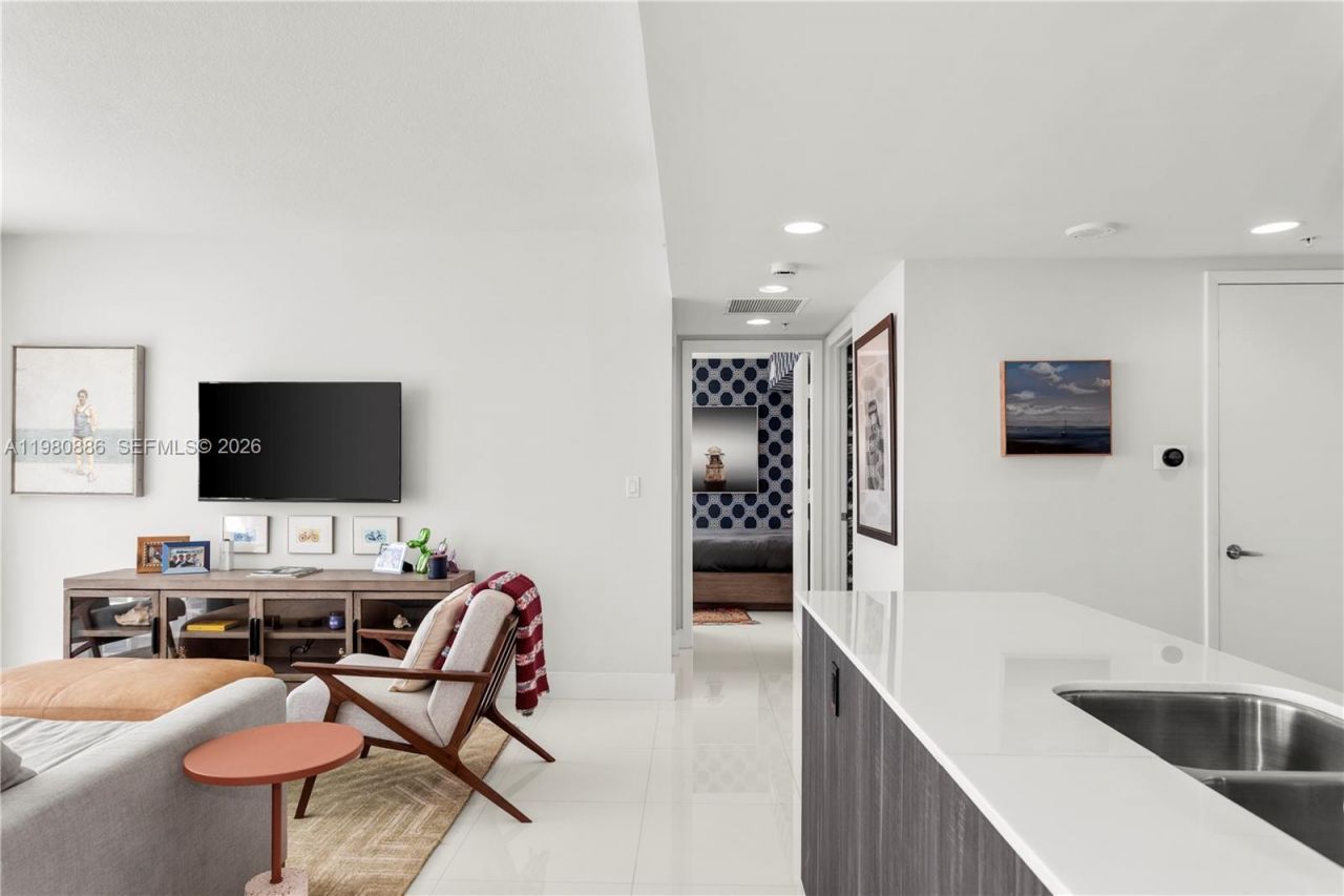 665 NE 25th St, Unit 2102, Miami, FL 33137 Photo