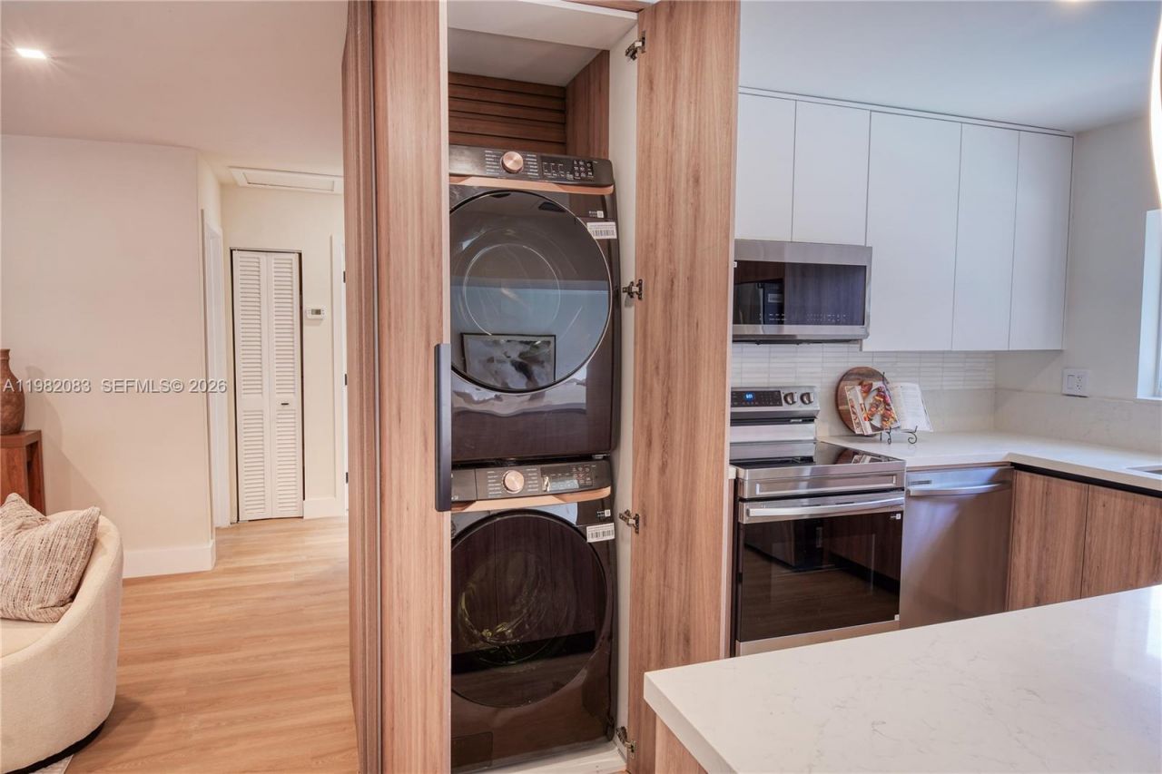 1524 NE 31st Ct , Pompano Beach, FL 33064 Photo