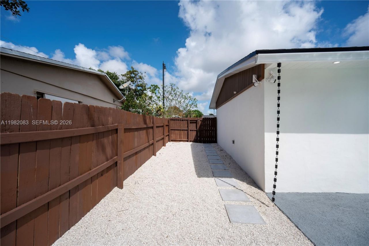 1524 NE 31st Ct , Pompano Beach, FL 33064 Photo