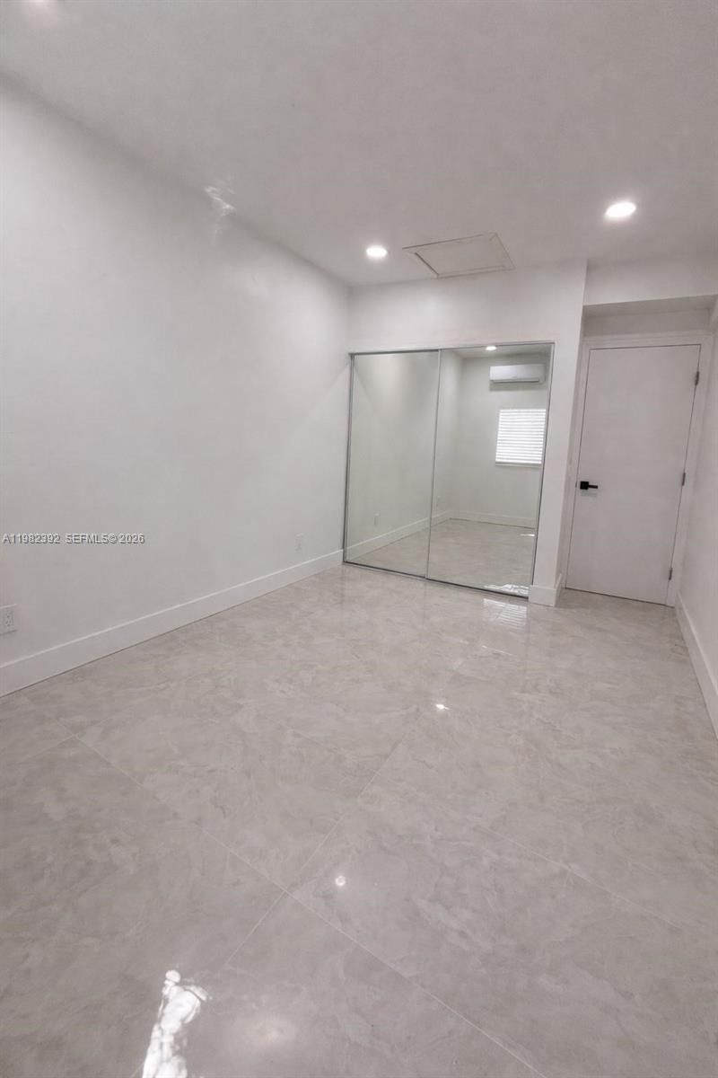 916 NE 2nd St, Unit D, Hallandale Beach, FL 33009 Photo