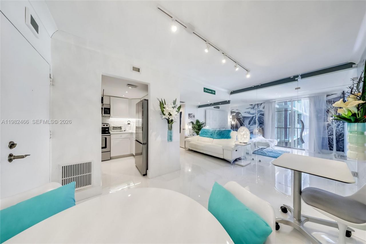 800 West Ave , Unit 605, Miami Beach, FL 33139 Photo