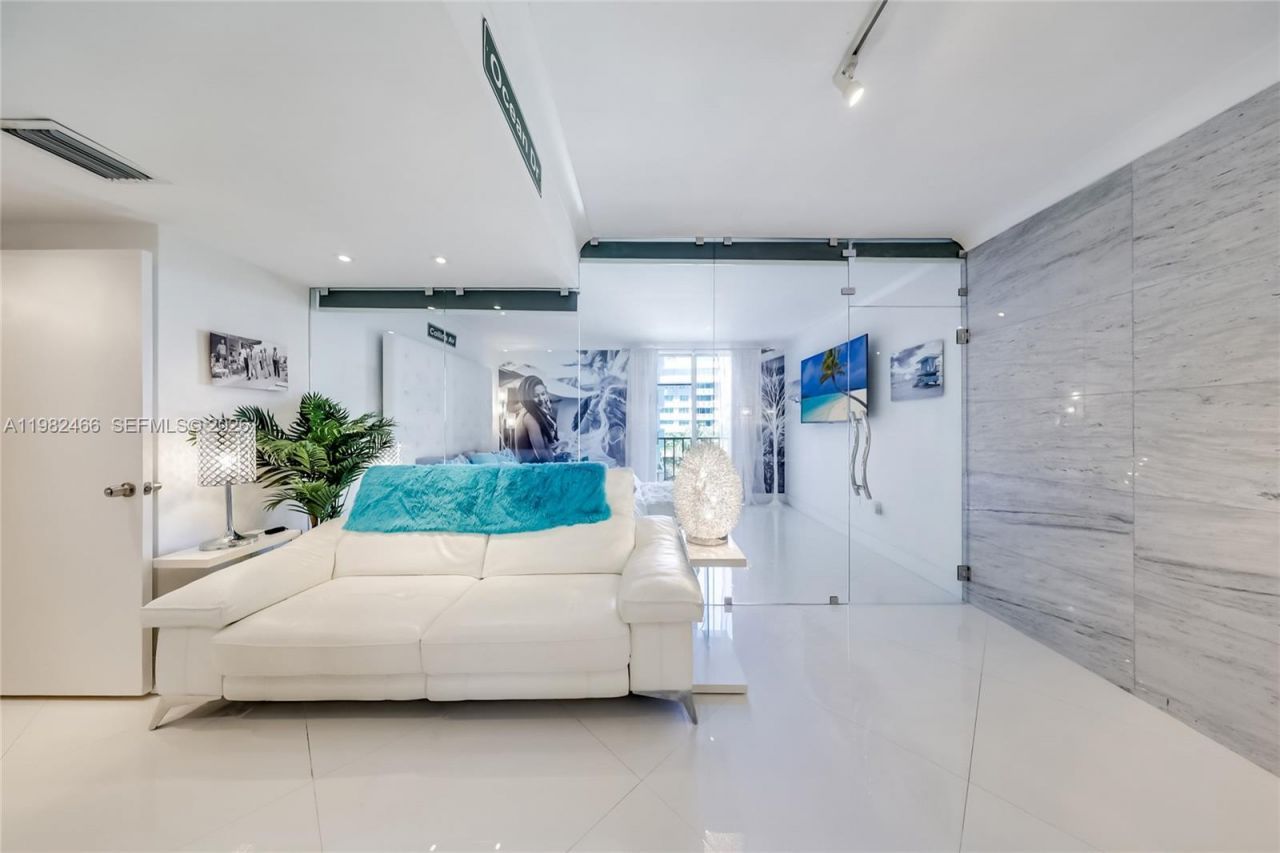 800 West Ave , Unit 605, Miami Beach, FL 33139 Photo