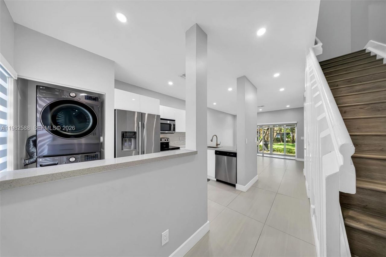 358 SW 122nd Ave , Pembroke Pines, FL 33025 Photo