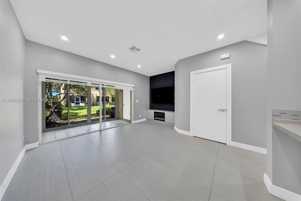 358 SW 122nd Ave , Pembroke Pines, FL 33025 Photo