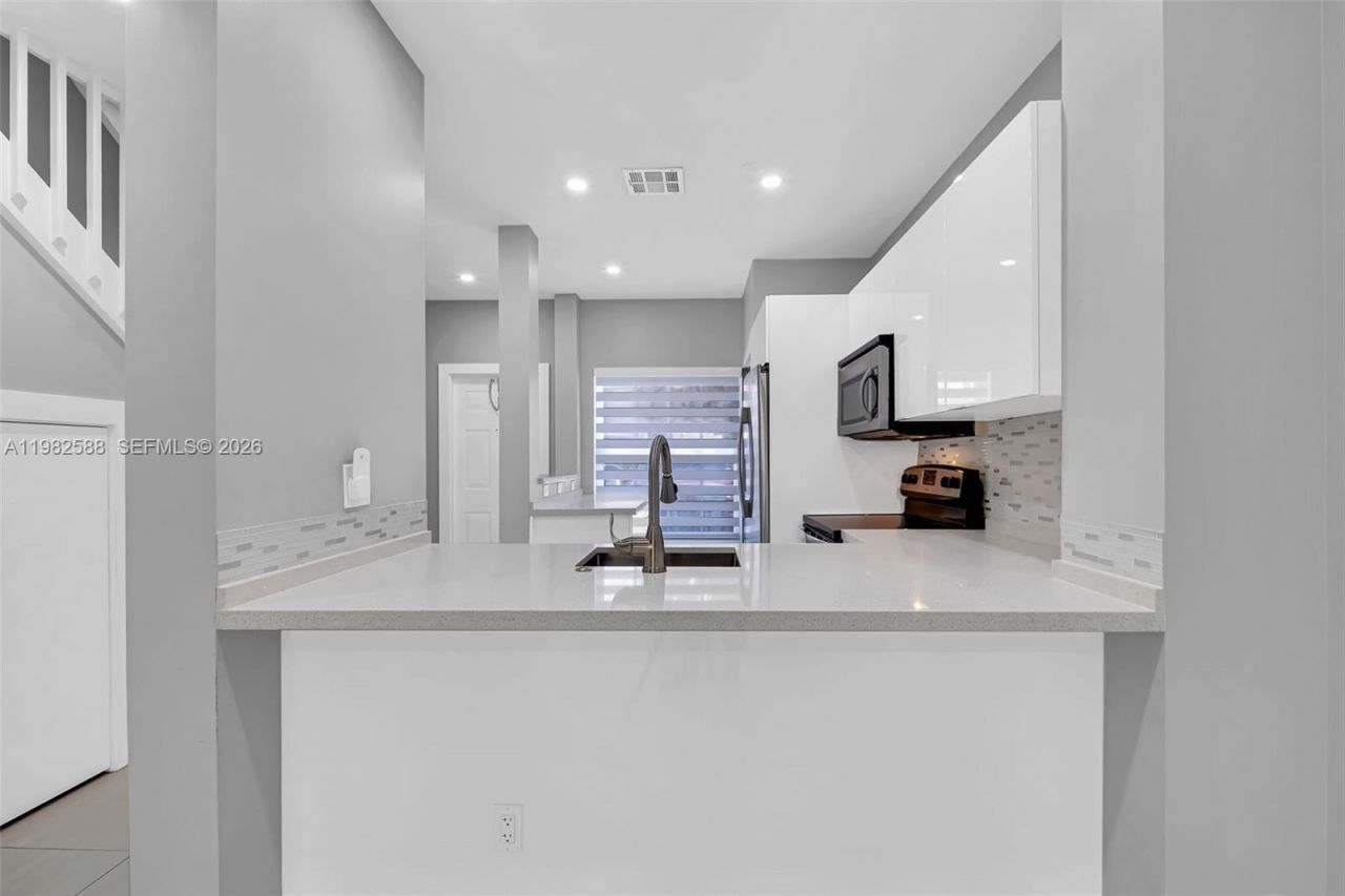 358 SW 122nd Ave , Pembroke Pines, FL 33025 Photo