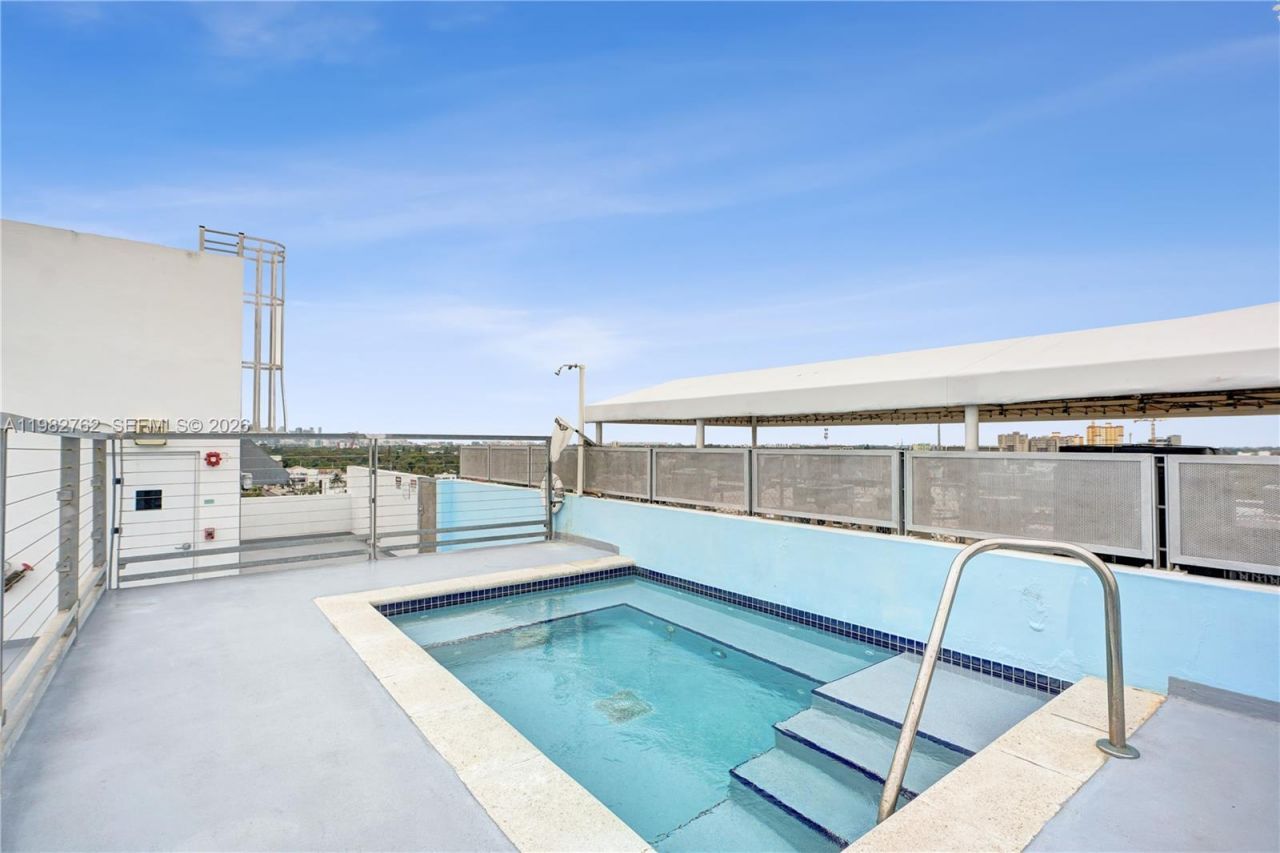 8101 Biscayne Blvd , Unit R-513, Miami, FL 33138 Photo