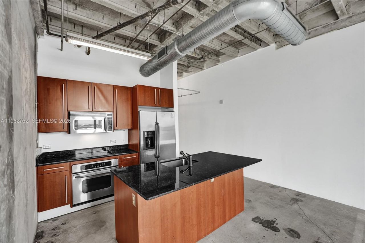 8101 Biscayne Blvd , Unit R-513, Miami, FL 33138 Photo