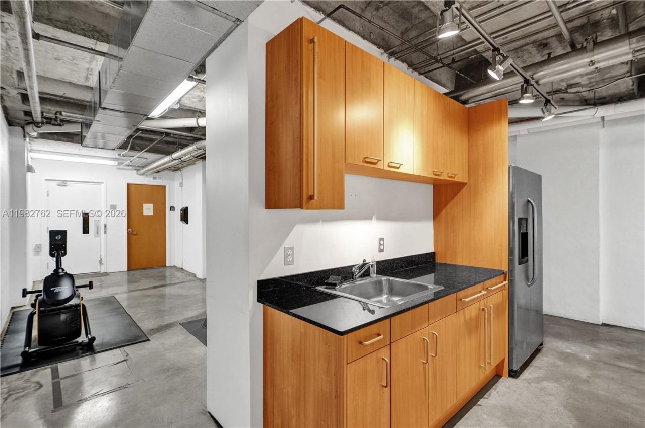 8101 Biscayne Blvd , Unit R-513, Miami, FL 33138 Photo