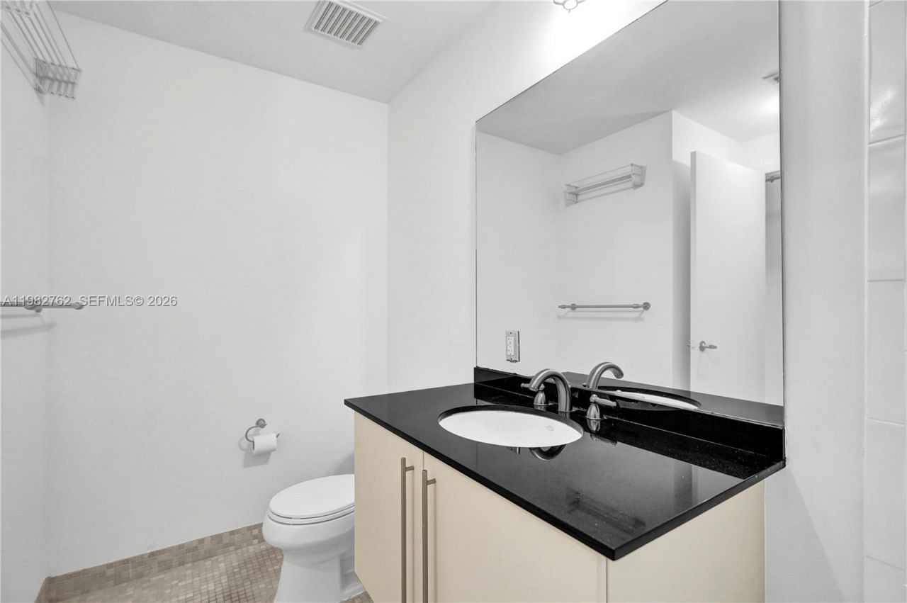 8101 Biscayne Blvd , Unit R-513, Miami, FL 33138 Photo