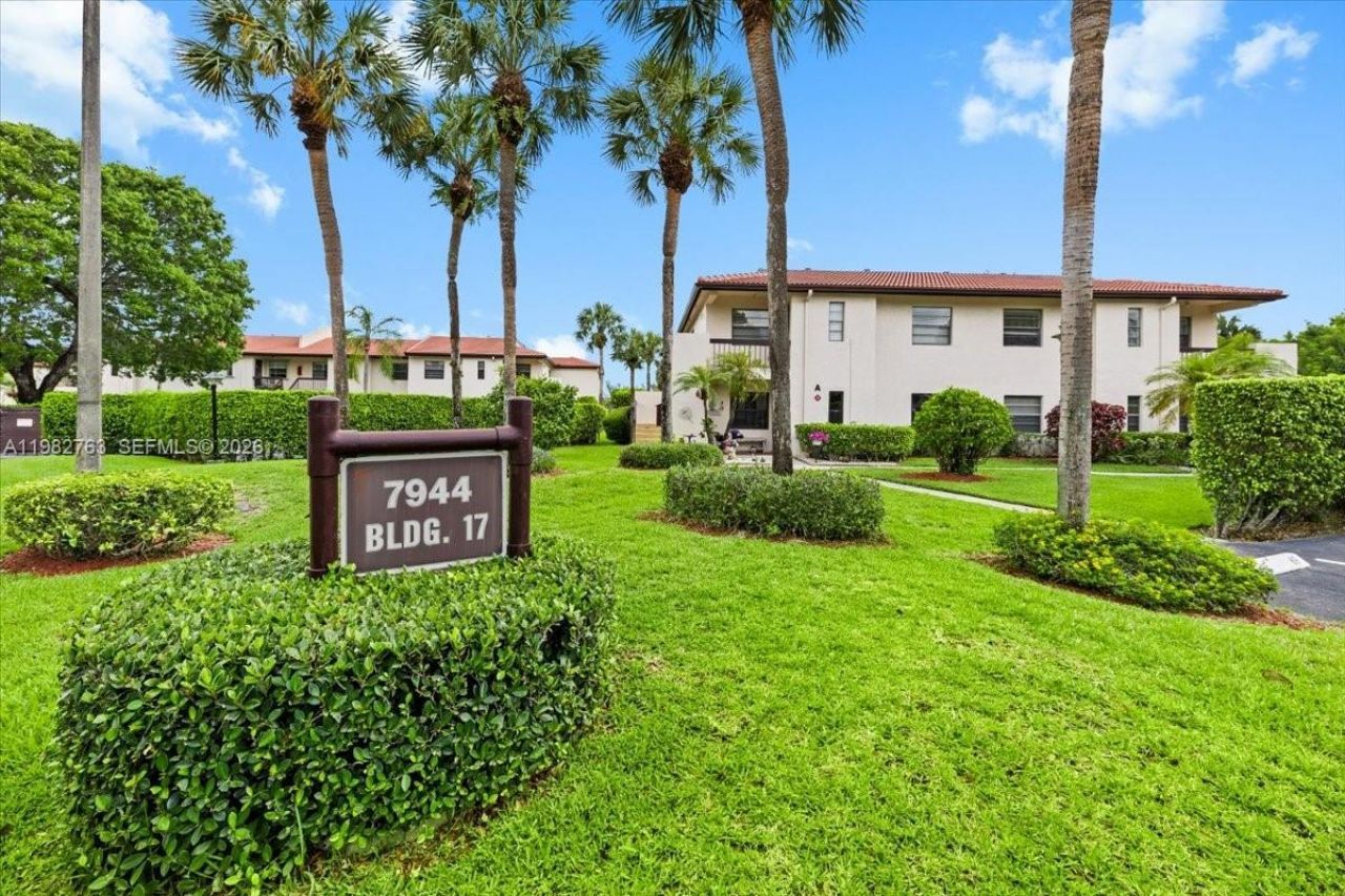 7944 Eastlake Dr, Unit D, Boca Raton, FL 33433 Photo