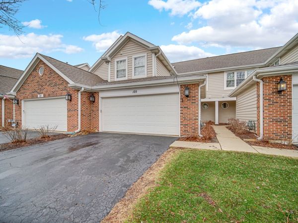 125 Stevens Drive , Schaumburg, IL 60173