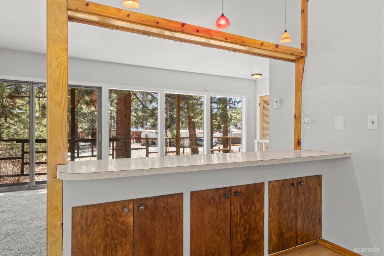 2493 Ponderosa Street, South Lake Tahoe, CA 96150 Photo