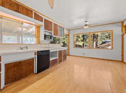 2493 Ponderosa Street, South Lake Tahoe, CA 96150 Photo