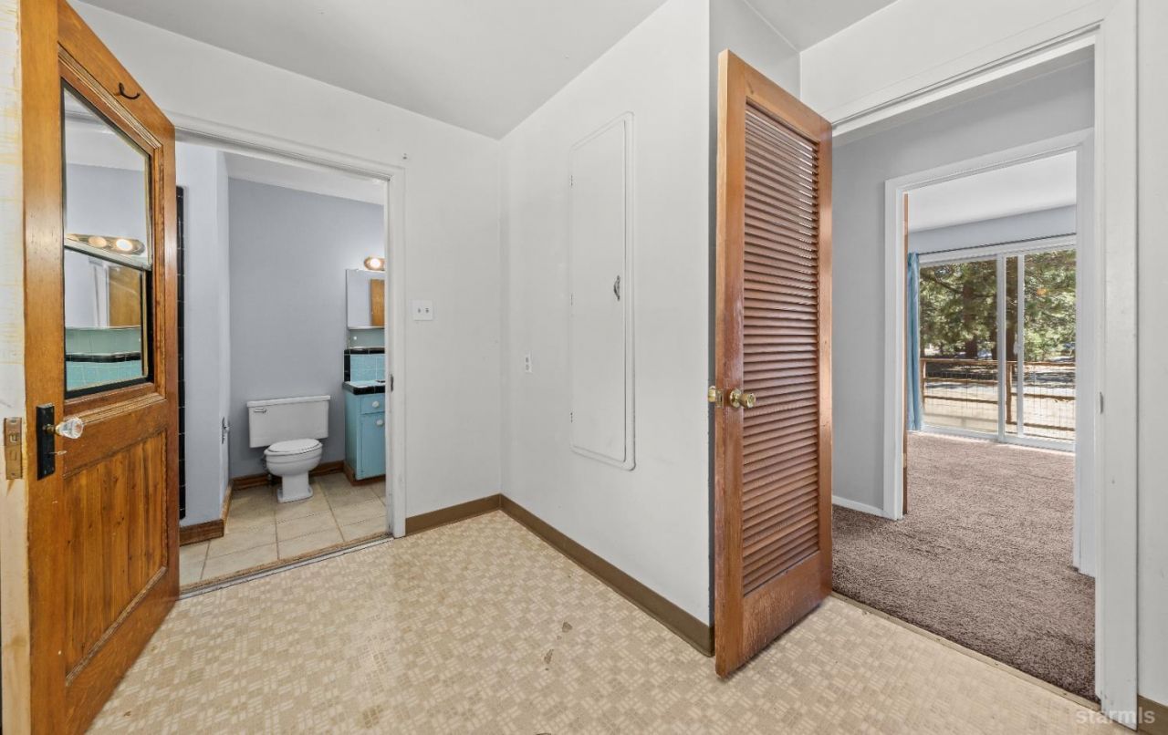 2493 Ponderosa Street, South Lake Tahoe, CA 96150 Photo