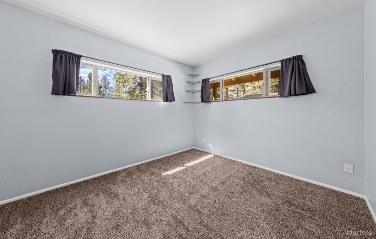 2493 Ponderosa Street, South Lake Tahoe, CA 96150 Photo
