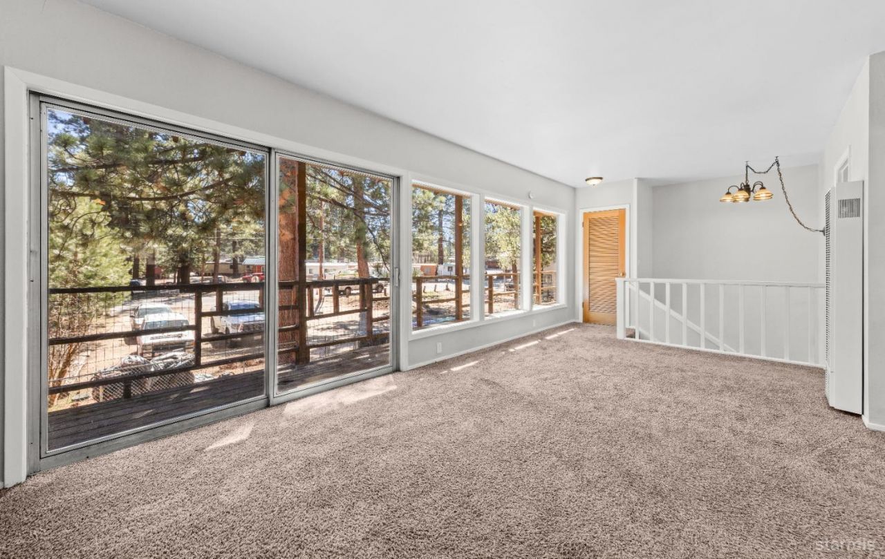 2493 Ponderosa Street, South Lake Tahoe, CA 96150 Photo