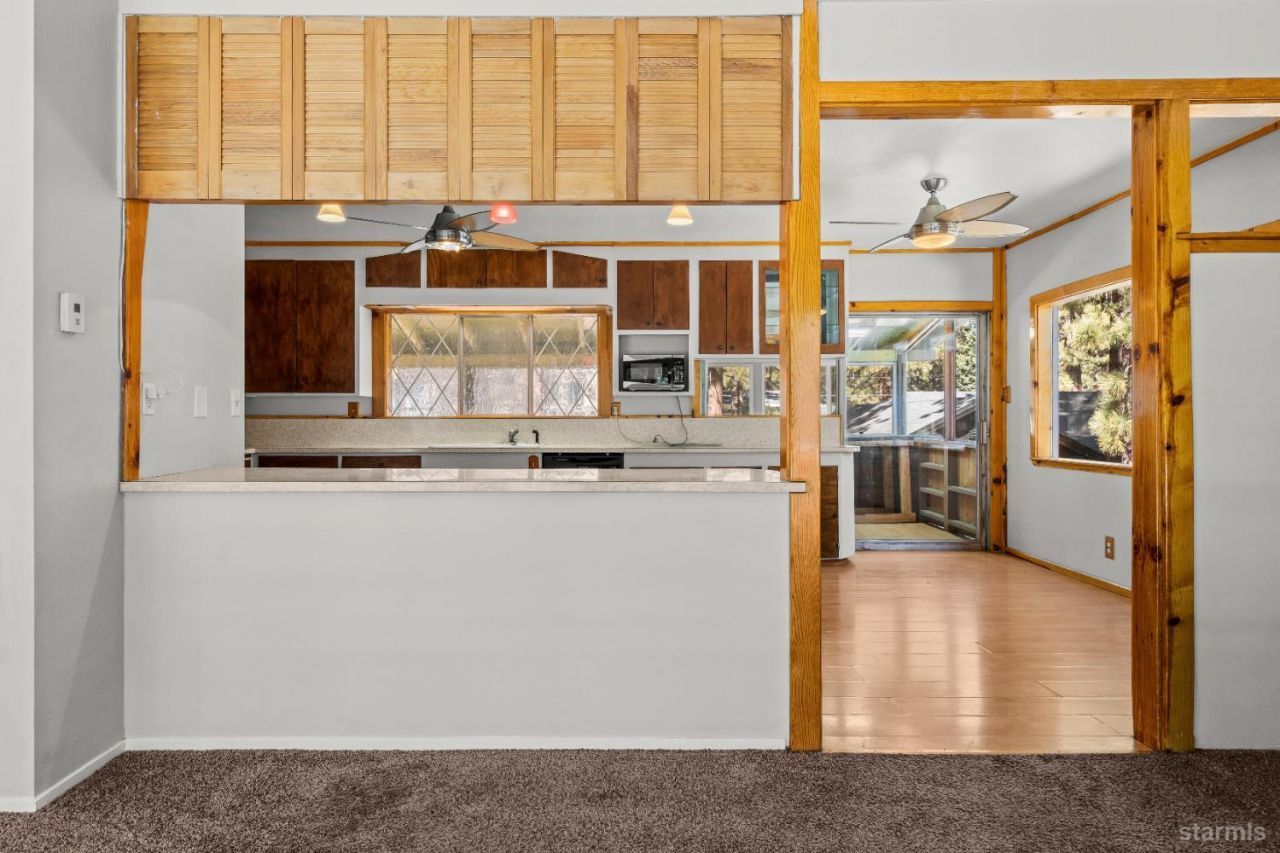 2493 Ponderosa Street, South Lake Tahoe, CA 96150 Photo