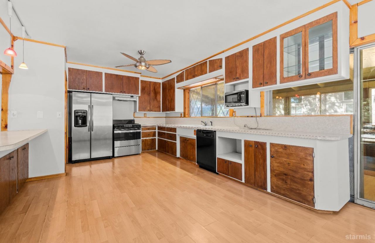 2493 Ponderosa Street, South Lake Tahoe, CA 96150 Photo