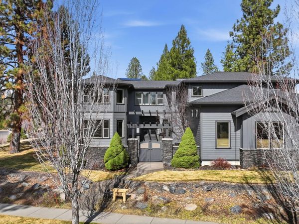 2538 NW Hosmer Lake Drive, Bend, OR 97702