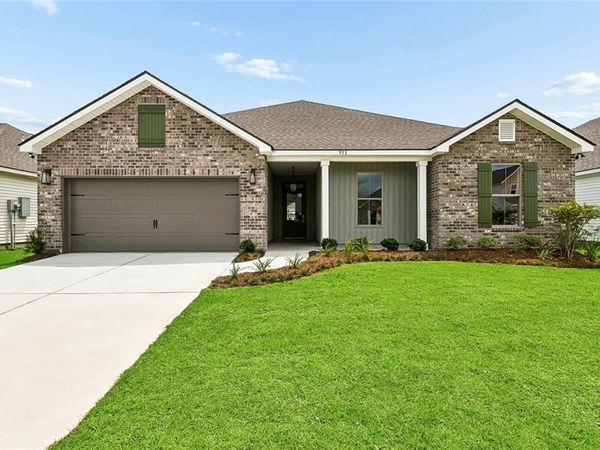 933 LAUREL OAKS Drive, Waggaman, LA 70094