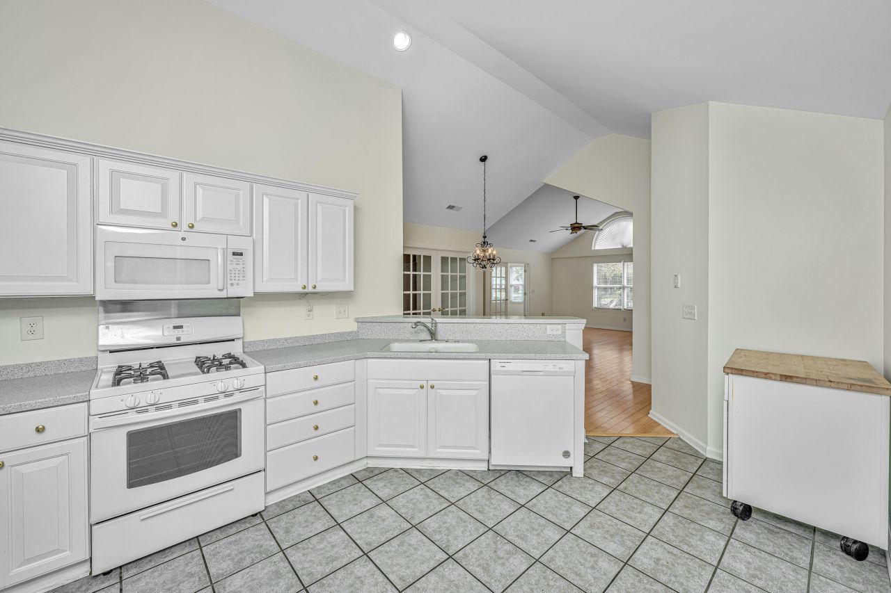 104 Ashley Villa Circle Photo 11