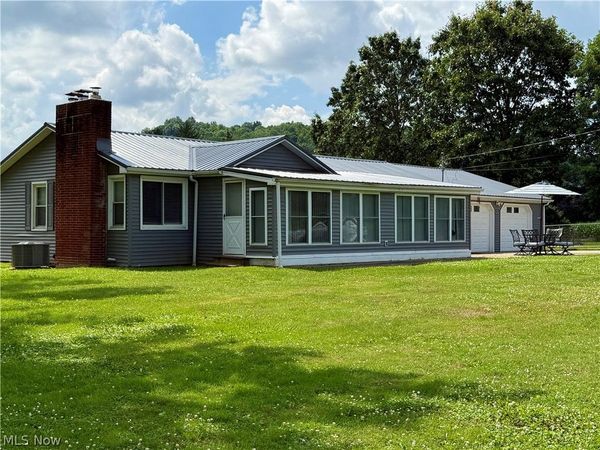 9129 State Route 60 NW, Mcconnelsville, OH 43756