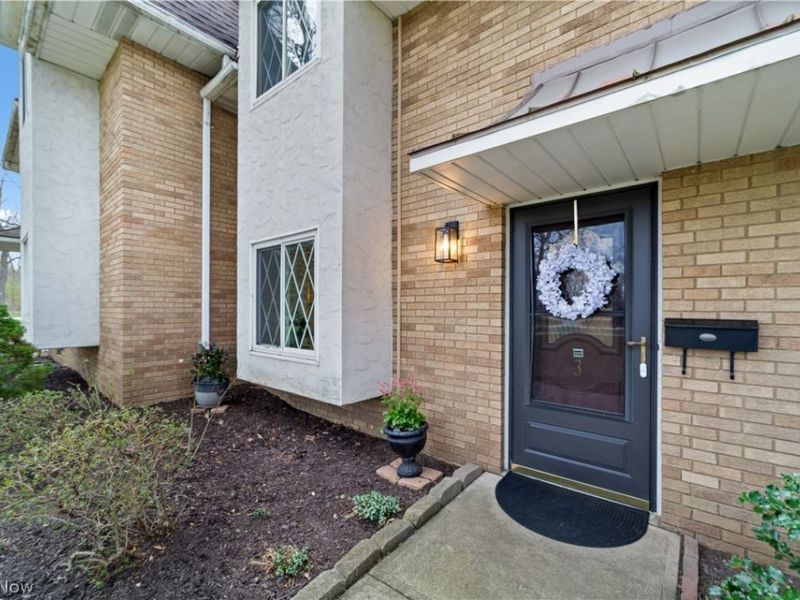 8228 Deepwood Boulevard, Unit 3, Mentor, OH 44060 Photo 2