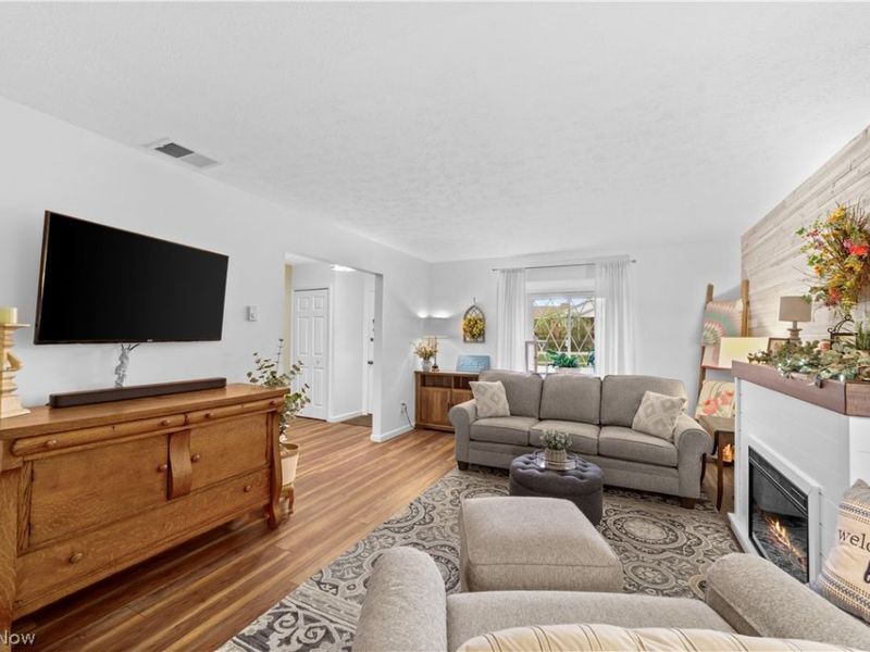 8228 Deepwood Boulevard, Unit 3, Mentor, OH 44060 Photo 8