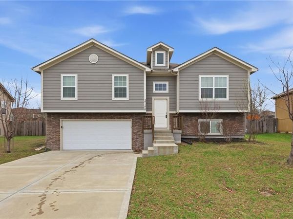 17170 S Kill Creek Road, Gardner, KS 66030