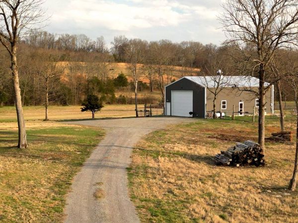 750 Railroad Rd , Wartrace, TN 37183