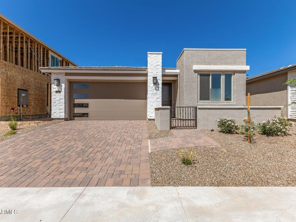 15862 W VOGEL Avenue, Goodyear, AZ 85338