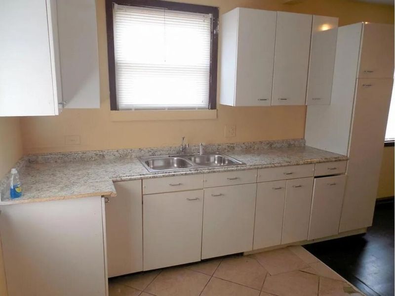 884 S Hague Avenue, Columbus, OH 43204 Photo 6