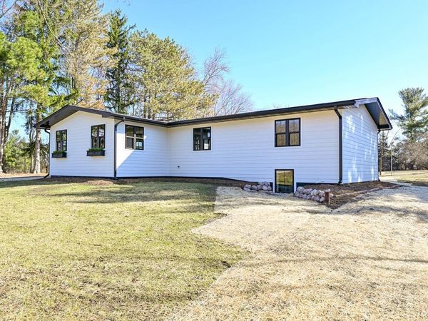 8751 368th AVENUE, Burlington, WI 53105