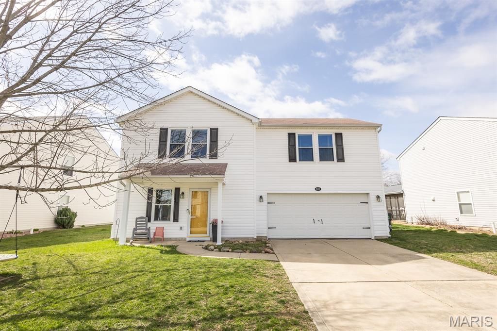 633 Fallen Timber Lane, Mascoutah, IL 62258 Main Photo