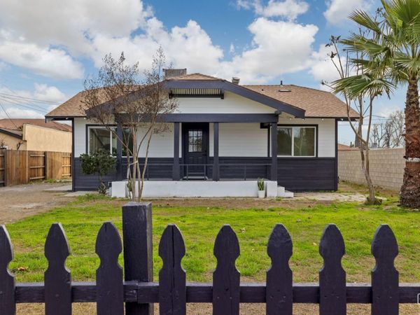 215 8th Street, Bakersfield, CA 93304