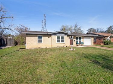 1616 Grantland Circle, Fort Worth, TX 76112