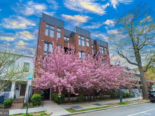 245 15TH STREET SE, Unit 403, WASHINGTON, DC 20003