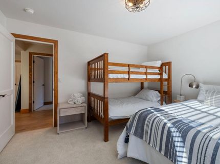 2367 Wasabe Dr, South Lake Tahoe, CA 96150 Photo