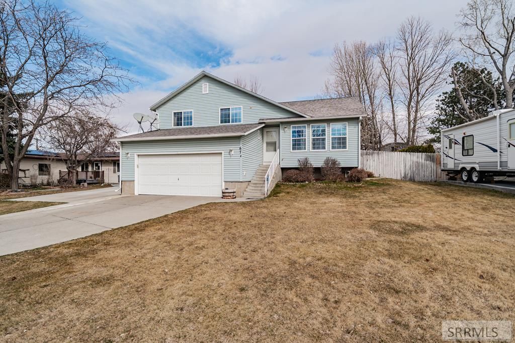 674 Evans Avenue, Idaho Falls, ID 83402 Main Photo