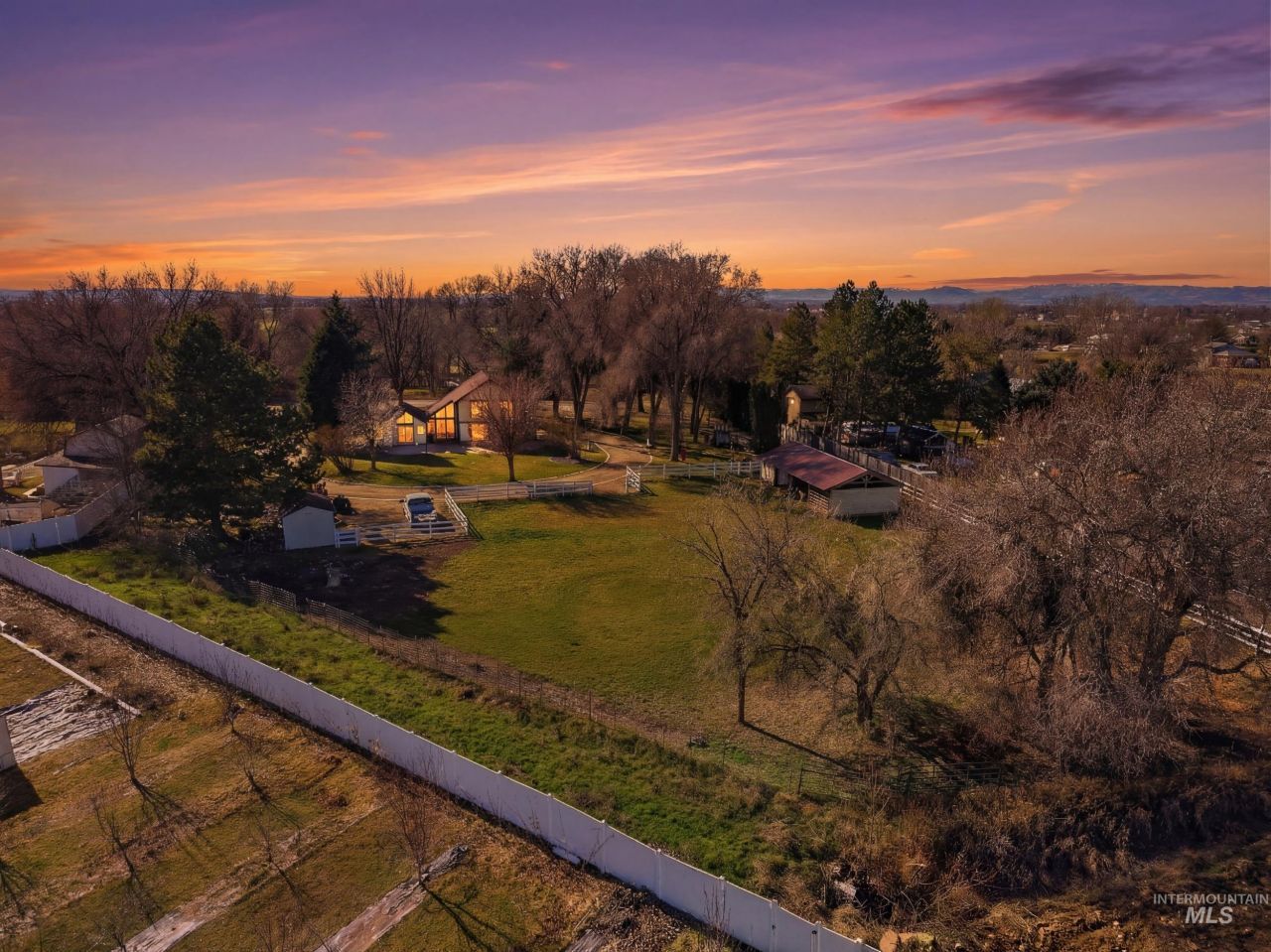 5702 E Victory Rd. primary photo