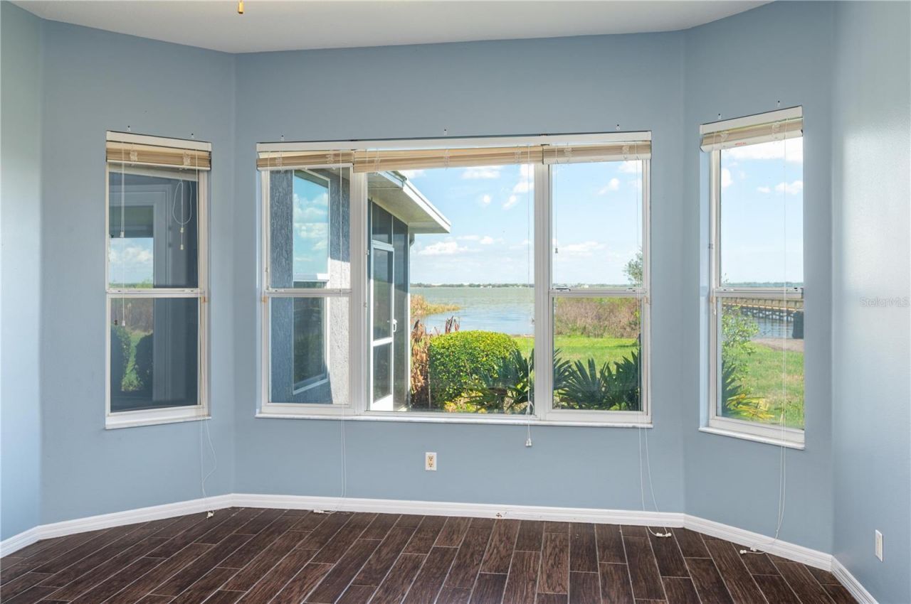 329 Hamilton Shores Drive Ne, Winter Haven, FL 33881 Photo