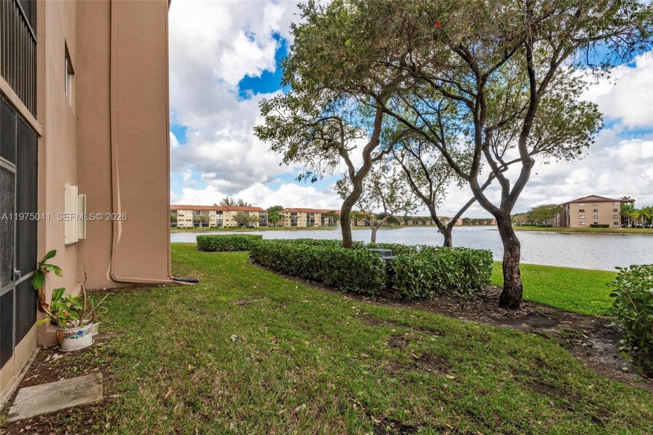 13705 SW 12th St, Unit 104B, Pembroke Pines, FL 33027 Photo