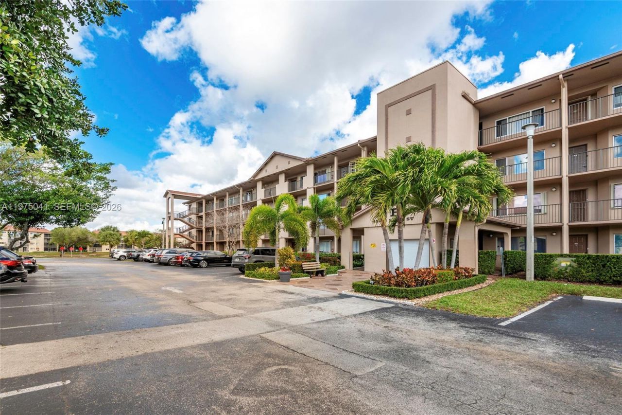 13705 SW 12th St, Unit 104B, Pembroke Pines, FL 33027 Photo